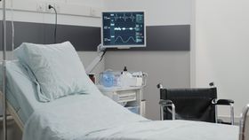 VIDEO O nouă șansă la viață pentru un tânăr din Iași după un transplant renal salvator
